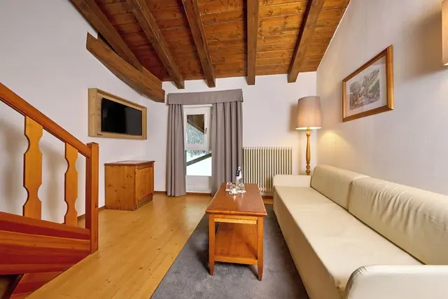 Suite, Lake View