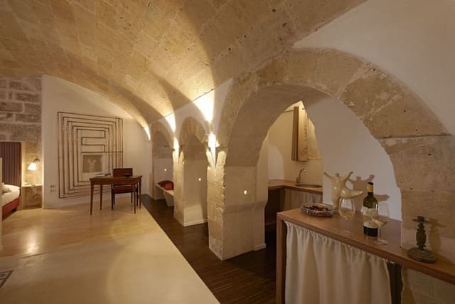 Deluxe Suite, Bathtub, City View