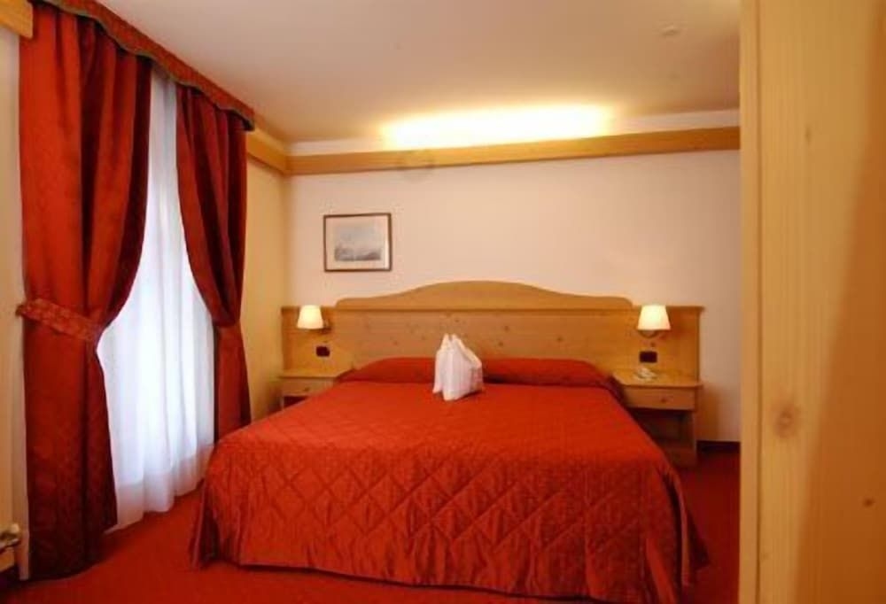 AlpHotel Taller0