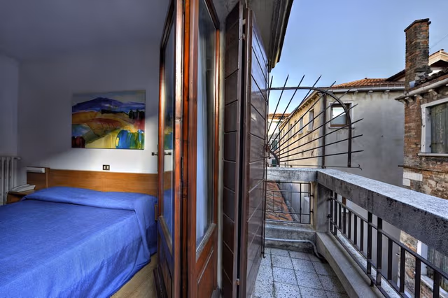 Double Room, 1 Large Twin Bed, Terrace, City View