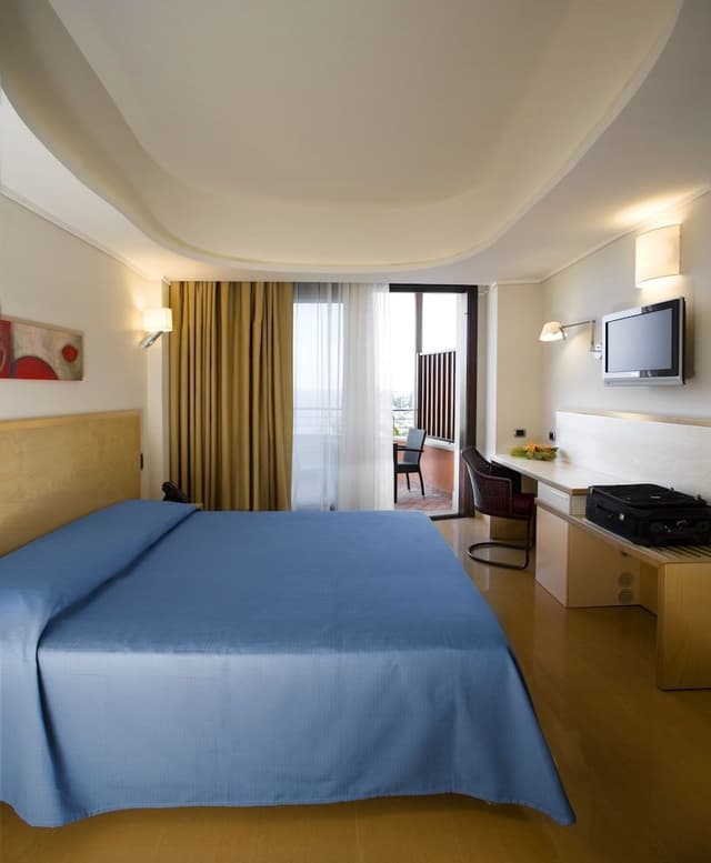 Double or Twin Room, Sea View
