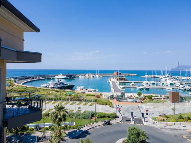 Standard Double Room (balcone vista mare parziale)