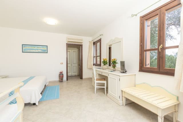 Family Room, Garden Area
