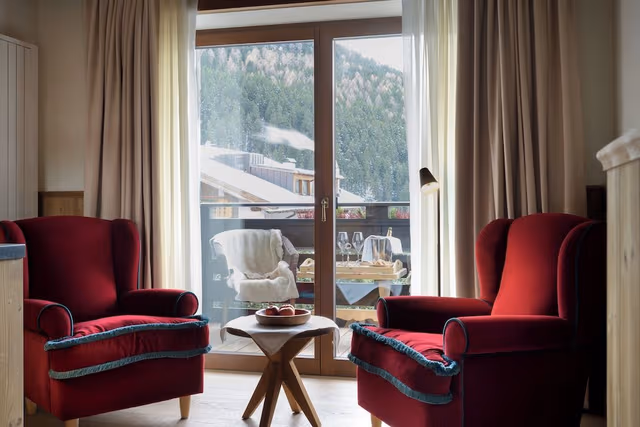 Standard Suite, Multiple Beds, Mountain View (Junior Suite View)