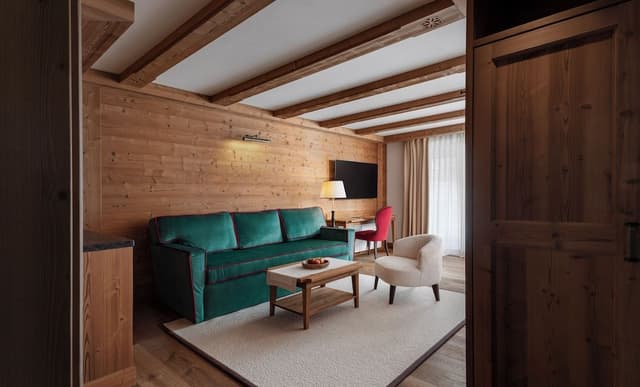 Standard Suite, Multiple Bed (Junior Suite)