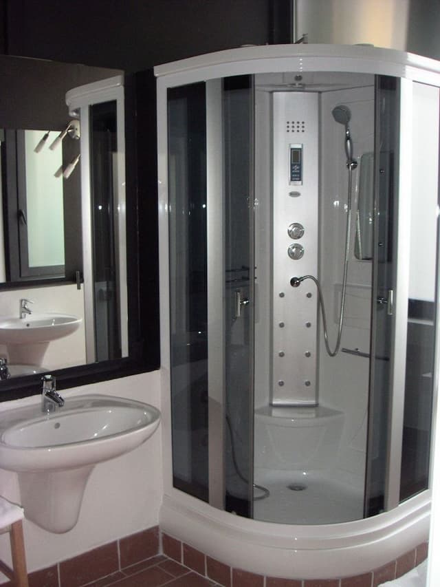 Studio, 1 Queen Bed, Balcony, Lake View