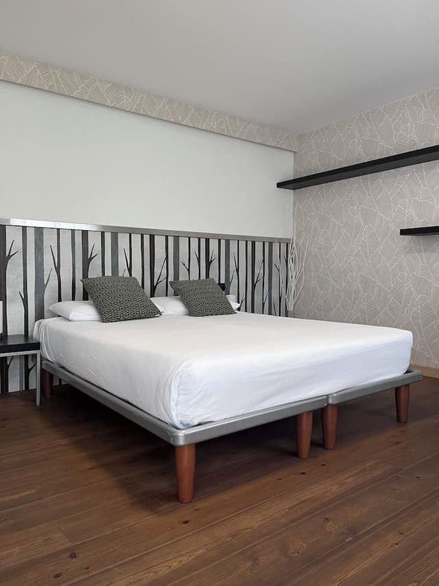 Superior Room, 1 Queen Bed, Hot Tub, Lake View