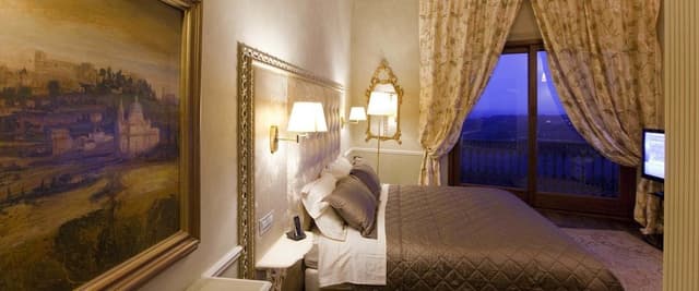 Deluxe Suite, Hot Tub
