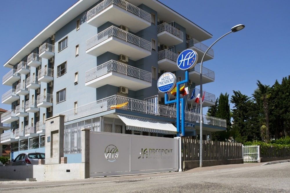 Hotel President4