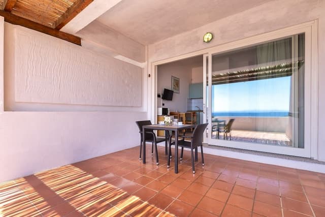 Studio, Sea View