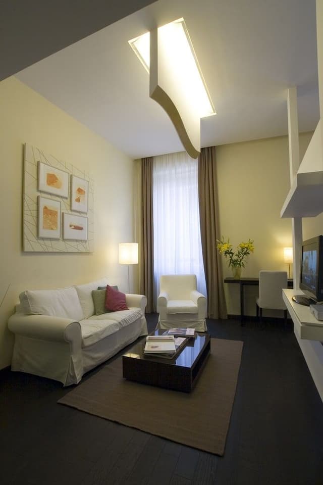 Suite (Armanda)