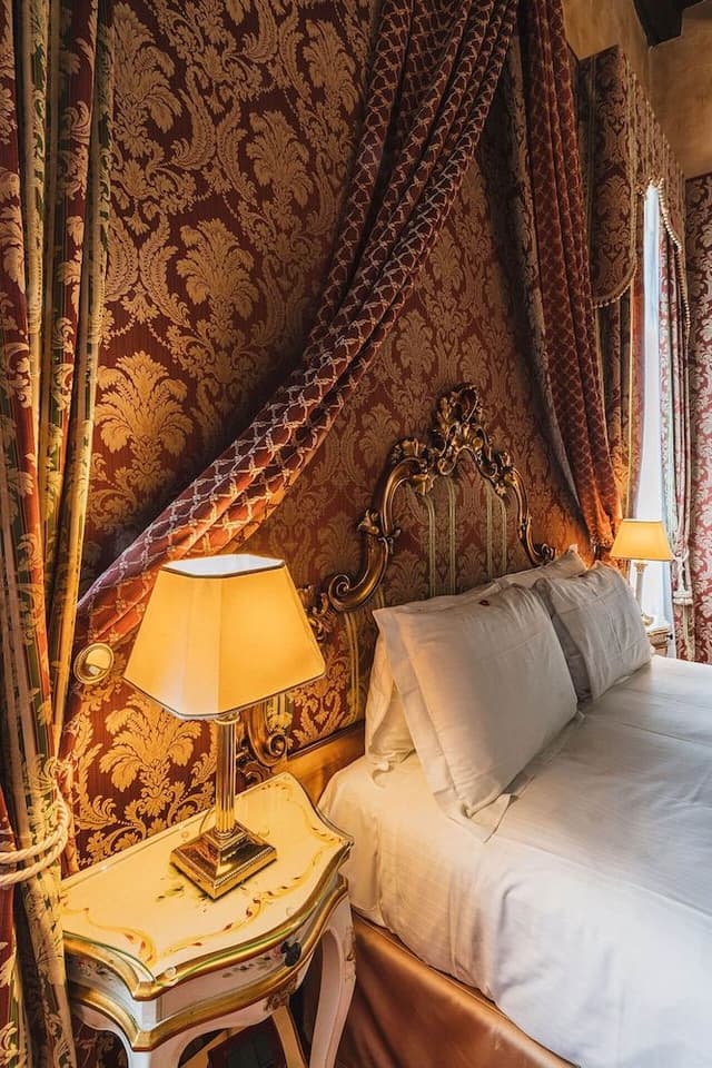 Junior Suite, Canal View