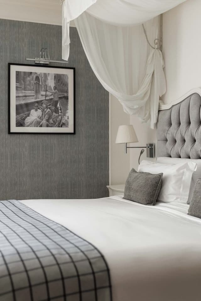 Executive Room, Lake View with balcony or garden access