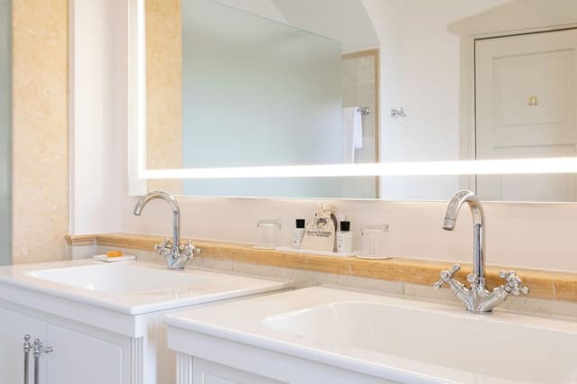 Executive Room, Lake View with balcony or garden access