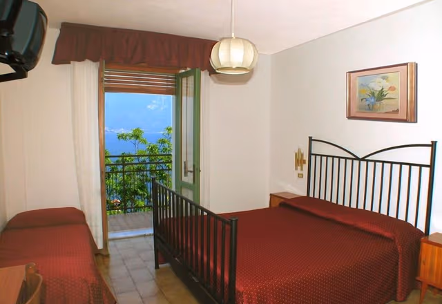 Standard Double or Twin Room, Balcony, Lake View