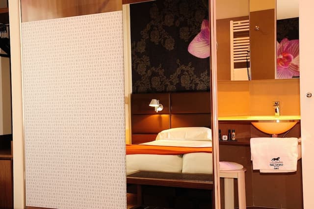 Design Double or Twin Room