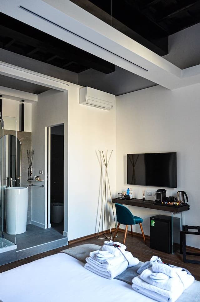 Superior Room, City View (2)