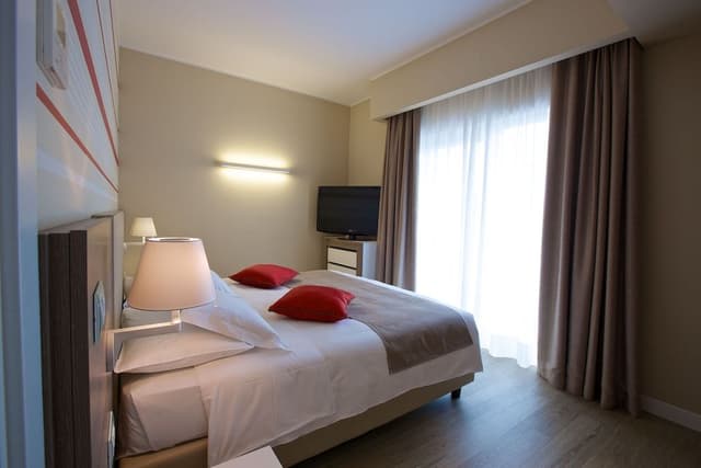 Suite, Terrace, Lake View (Jacuzzi)
