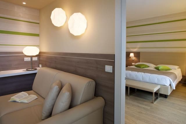 Suite, Terrace, Lake View (Jacuzzi)