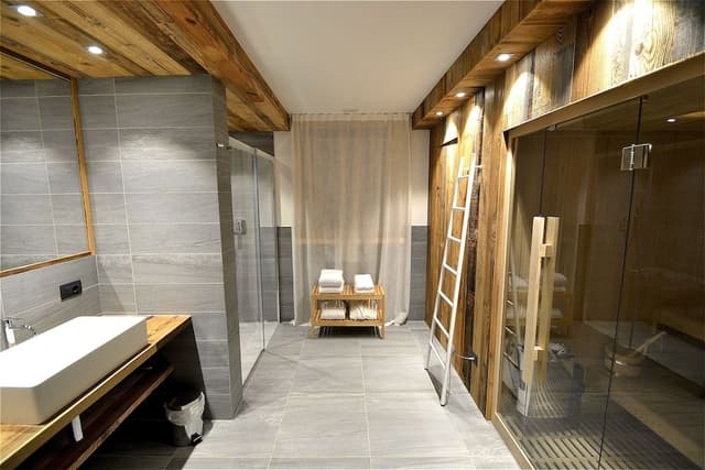 Suite, Annex Building