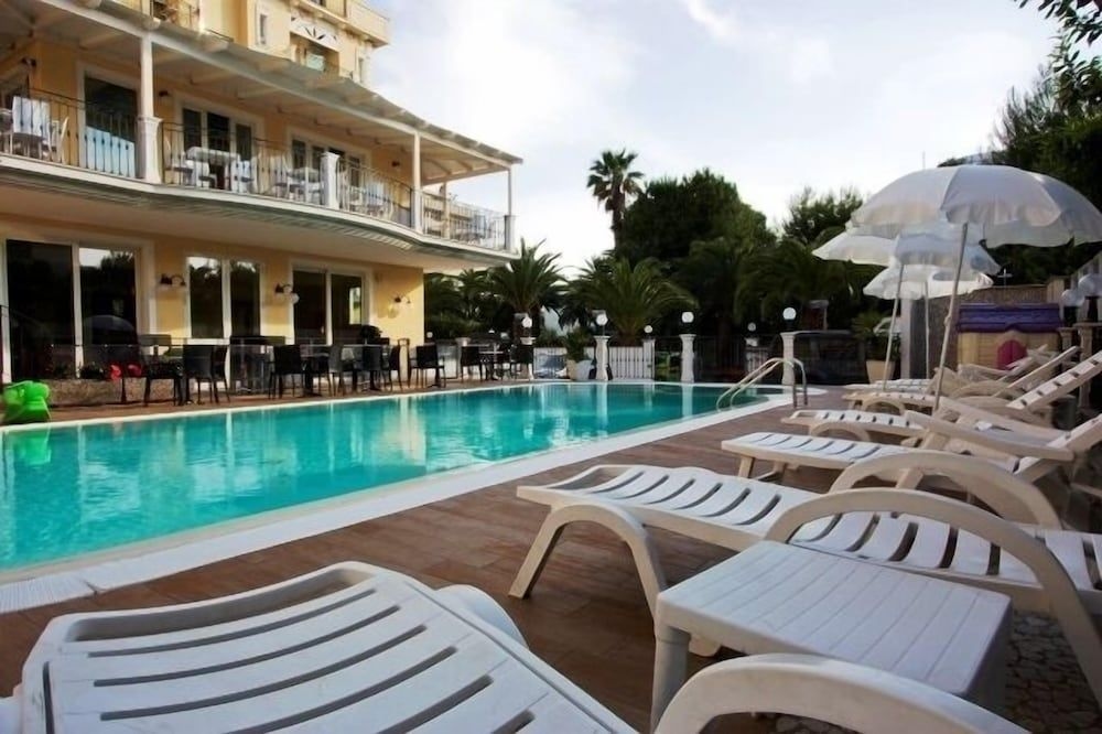Hotel Mocambo2