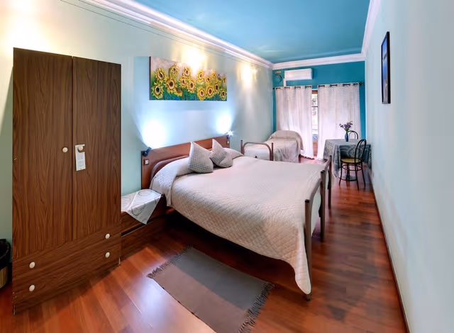 Double Room (Private External Bathroom)