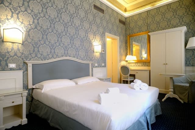 Deluxe Double Room, Canal View