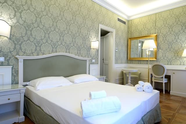 Deluxe Double Room, Canal View