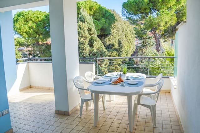 Family Apartment, 2 Bedrooms, Pool View, Poolside
