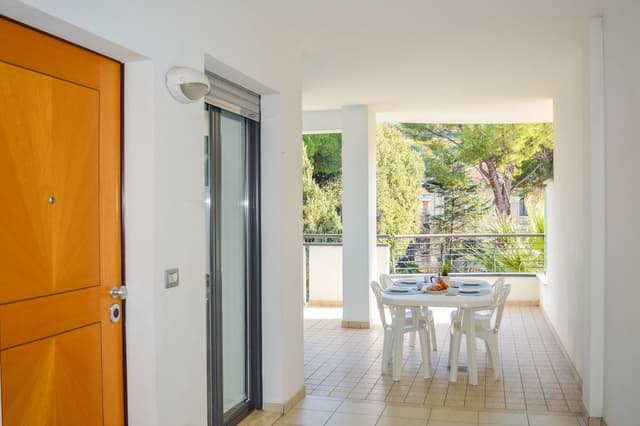 Family Apartment, 2 Bedrooms, Pool View, Poolside