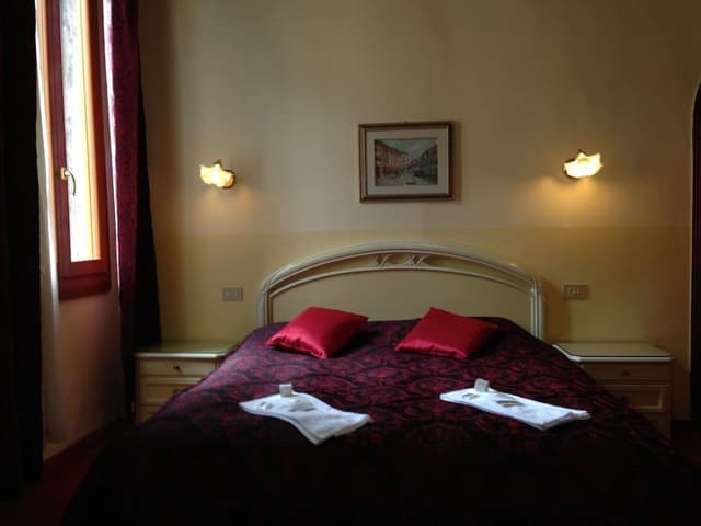 Standard Double or Twin Room, Shared Bathroom