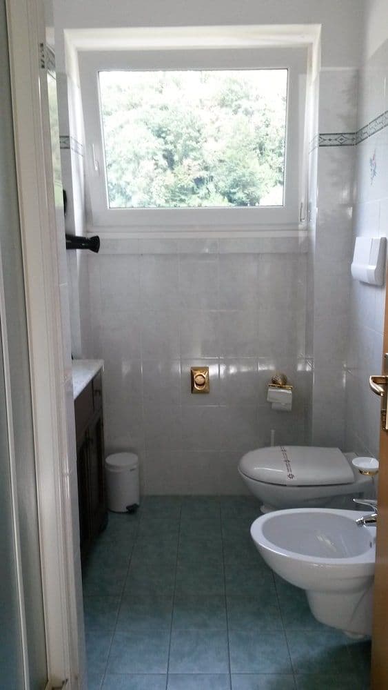 Single Room, Annex Building