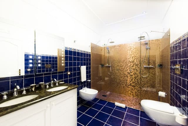 Royal Suite, 1 Queen Bed, Jetted Tub, Sea View (CMR Royal Suite)