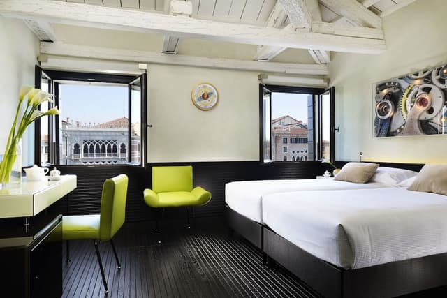 Deluxe Double Room, Canal View