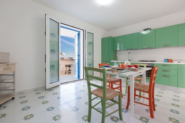 Comfort House, 4 Bedrooms, Kitchen