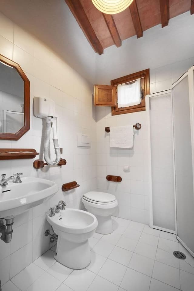 Two Bedroom Apartment for 4 people with private garden