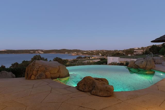 Suite (Pool Suite)
