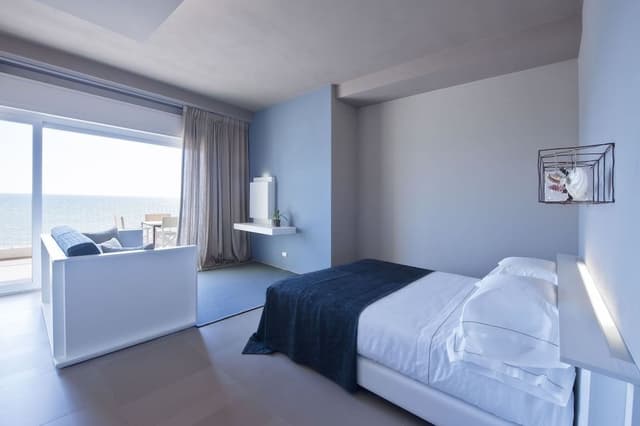 Executive Suite, Sea View