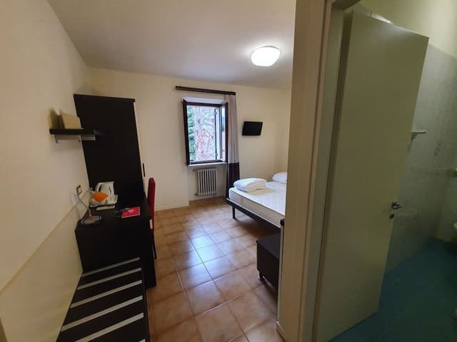 Classic Double Room Single Use, 1 Large Twin Bed