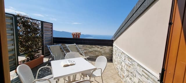 Superior Penthouse, 2 Bedrooms, Lake View