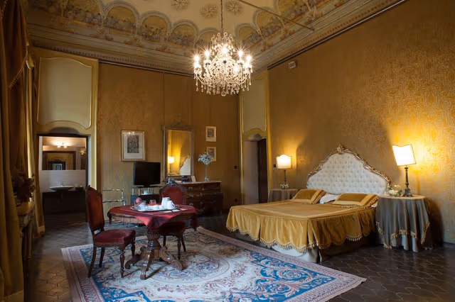 Suite, 1 King Bed