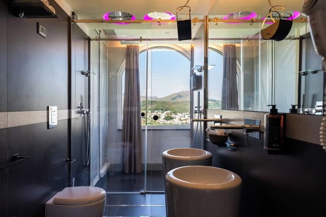 Deluxe Suite, Hot Tub, Sea View