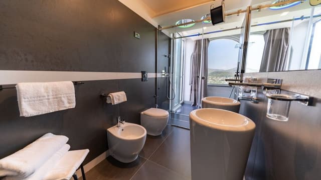Deluxe Suite, Hot Tub, Sea View
