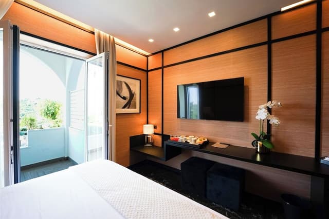 Executive Studio Suite