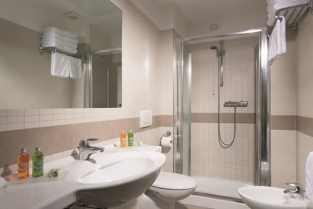 Suite (5 people)