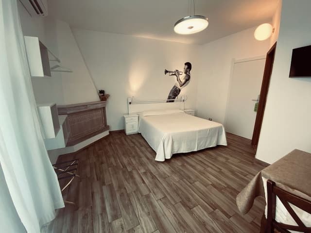 Deluxe Studio