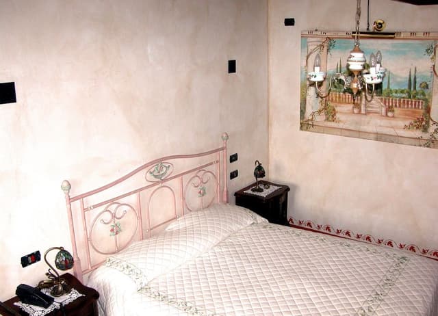 Deluxe Suite, 1 King Bed, Hot Tub, Garden Area