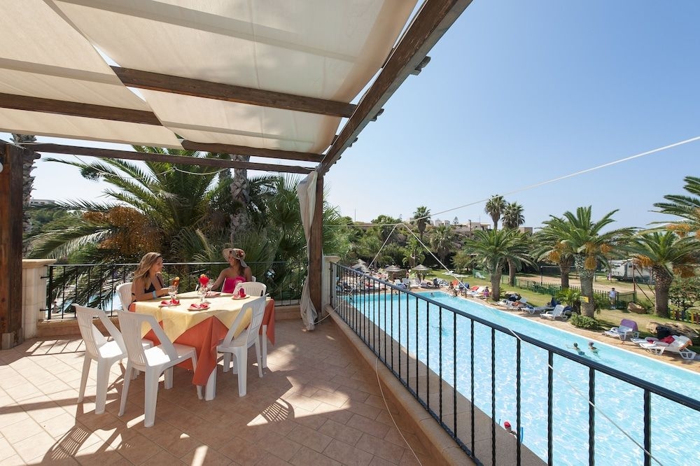 Sporting Club Village0