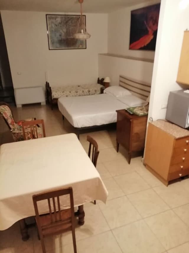 Triple Room (Breakfast Excluded) with Private Bathroom