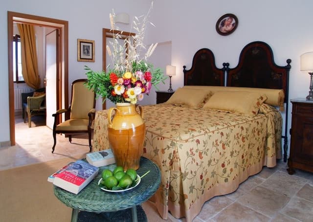 Suite, Balcony